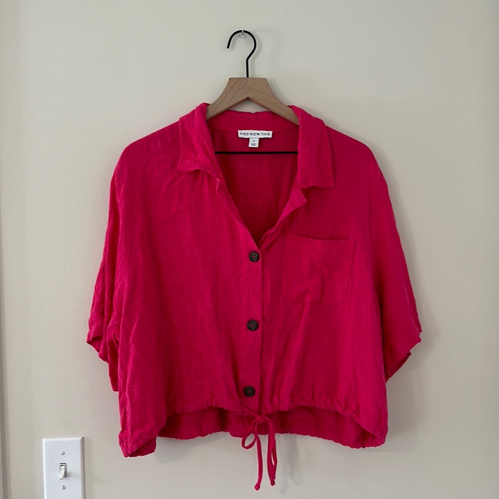 BUTTON UP BLOUSE! - Picture 2 of 5